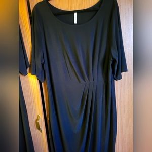 Gilli Black Midi Dress